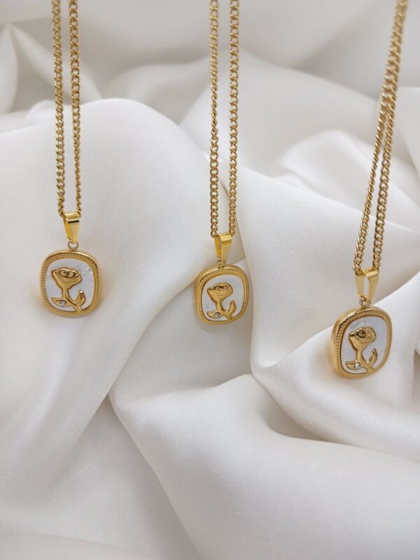 Rose Pendant Necklace